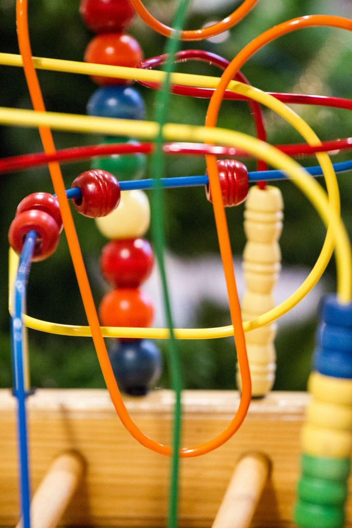 red blue yellow and green plastic balls